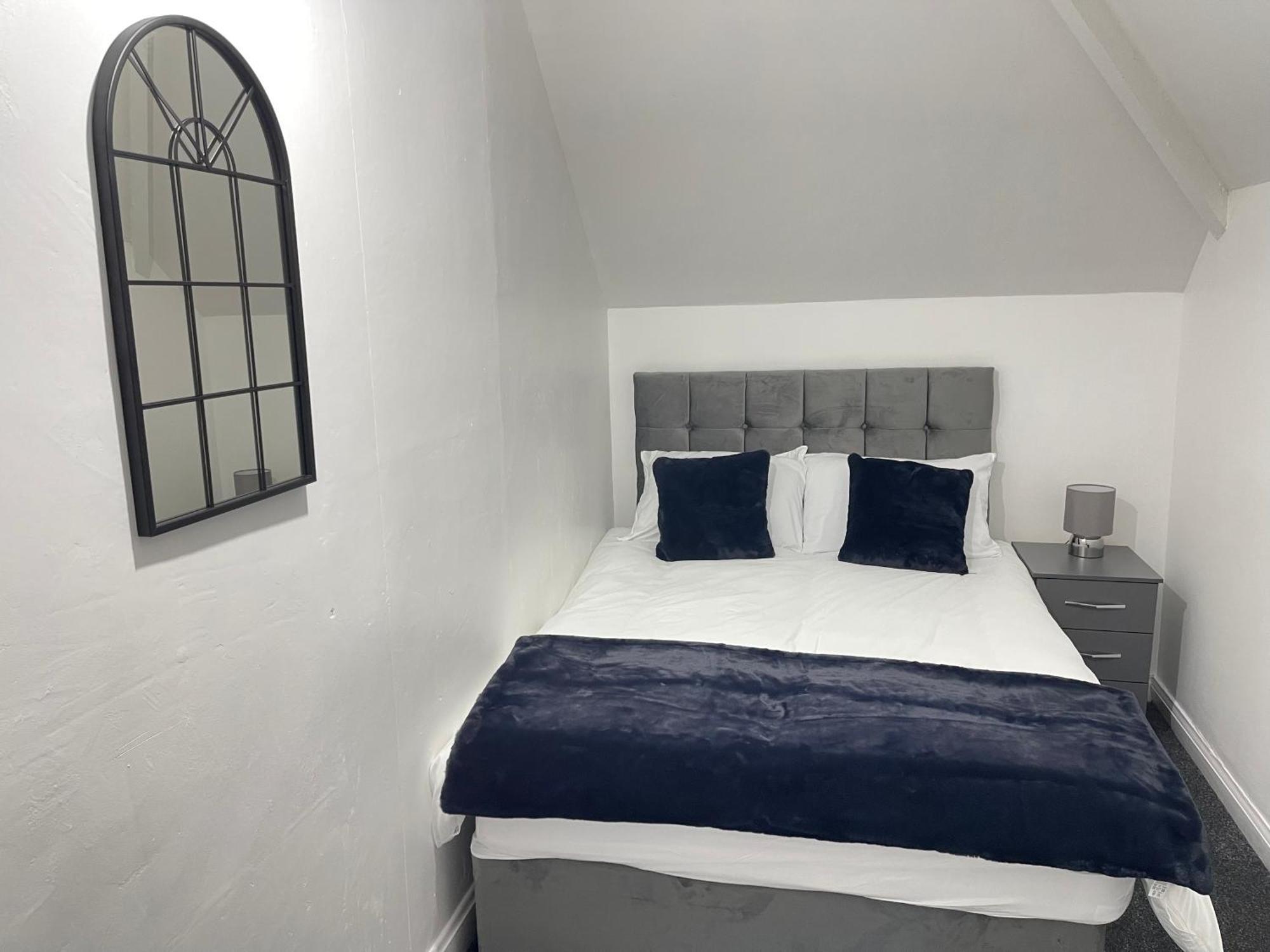 Hometel Digs Hidden Gem Large Comfy Home Can Sleep 15 Braunstone Town Kültér fotó