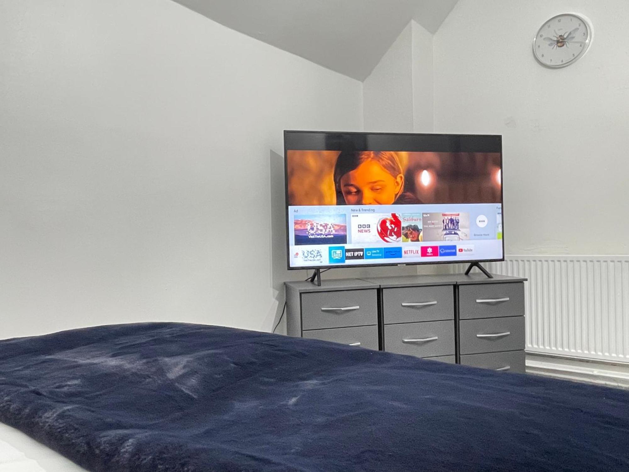 Hometel Digs Hidden Gem Large Comfy Home Can Sleep 15 Braunstone Town Kültér fotó