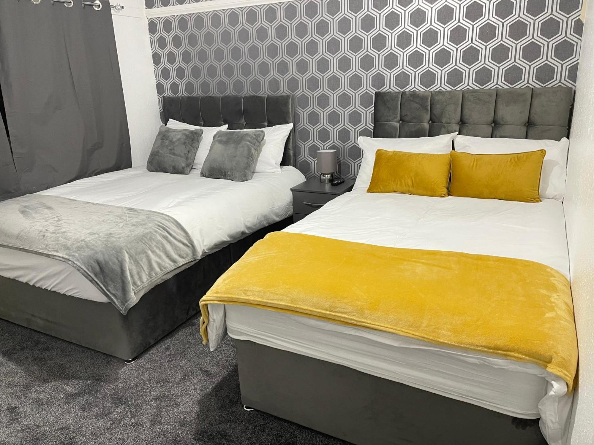 Hometel Digs Hidden Gem Large Comfy Home Can Sleep 15 Braunstone Town Kültér fotó